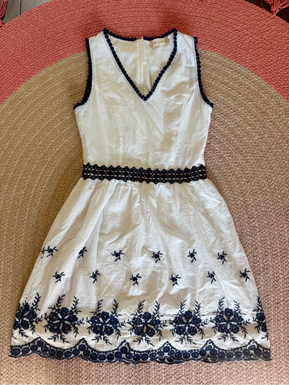 Altar’d State White V-Neck Floral Embroidered Dress size Small
